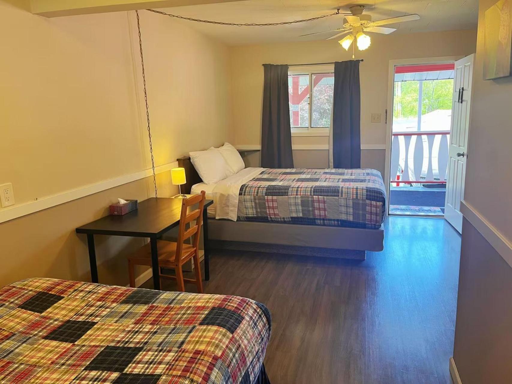 Rivermount Motel Little Fort Exterior foto